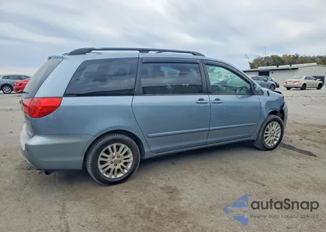 2010 Toyota Sienna Xle z USA, uszkodzony, nr VIN 5TDYK4CC6AS324112